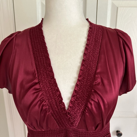 New BCBG Max Azria Silk Burgundy Top Size S - Picture 3 of 8